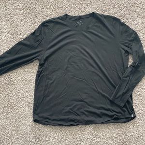 2 Women’s Figs under scrub long sleeve Tees